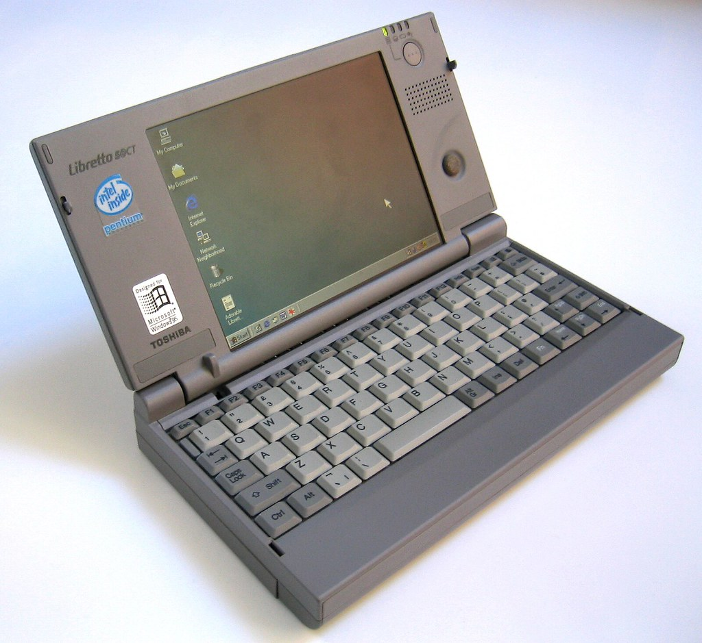 Корпуса нетбуков. Toshiba Libretto 50ct. Toshiba Libretto 20. Toshiba Computer 1990. Тошиба либретто 50.